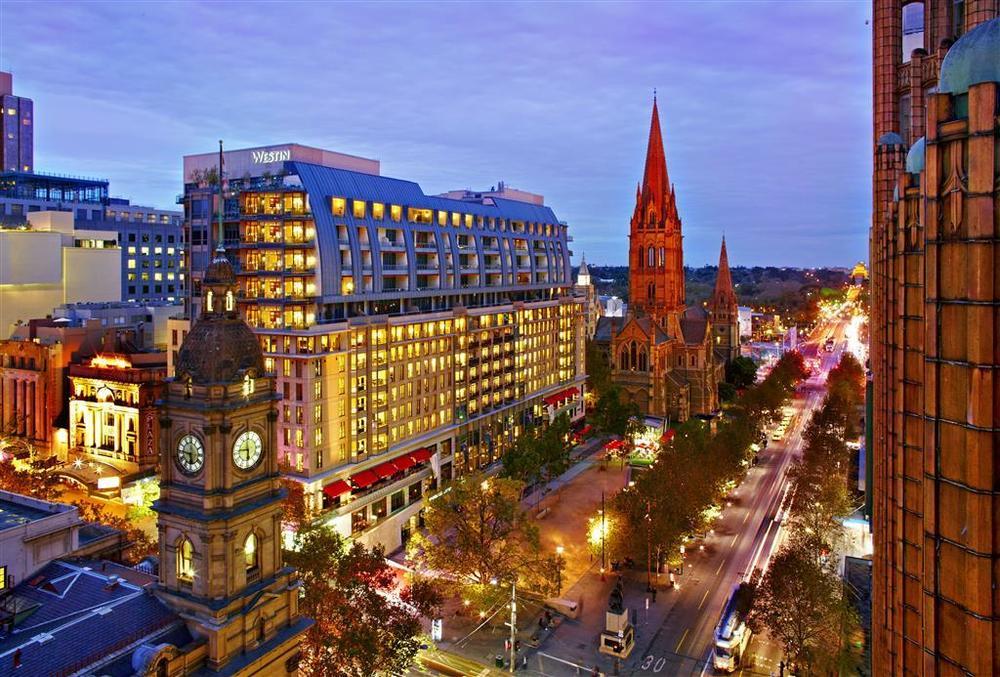 Hotel The Westin Melbourne Exteriér fotografie The hotel at dusk