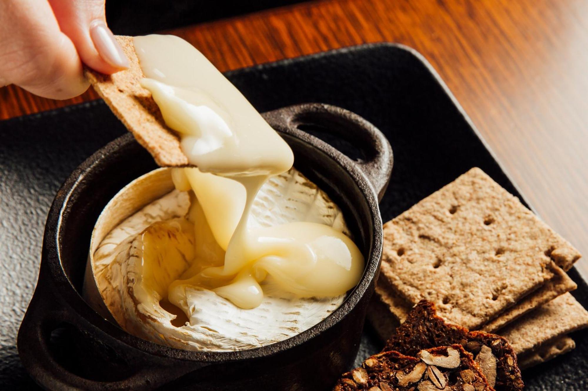 Hotel The Westin Melbourne Exteriér fotografie A cheese fondue